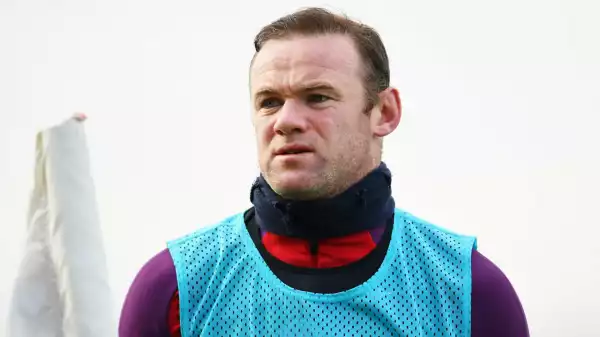 Rooney misses England training 